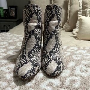 Steve Madden Rookie booties